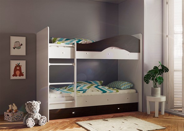 Детская  двухъярусная кровать Мая с 2 ящиками на щитах, корпус Млечный дуб, фасад Венге в Ревде - изображение