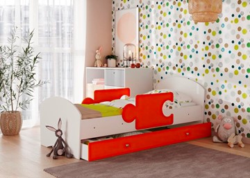 Детская кровать с бортиками и ящиком Мозайка, корпус Белый/фасад Оранжевый (ламели) в Кушве