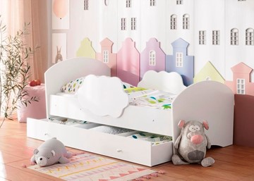 Детская кровать с бортиками Тучка с ящиком, корпус Белый, фасад Белый в Кушве
