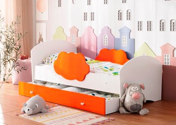 Детская кровать Тучка с ящиком, корпус Белый, фасад Оранжевый в Екатеринбурге