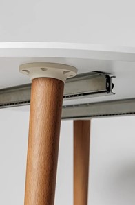 Обеденный круглый раздвижной стол Белая Эмаль д. 100 см МДФ ножки светлый орех в Кушве - предосмотр 18