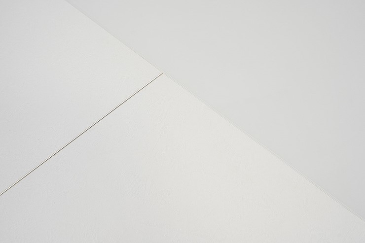 Кухонный стол раскладной Сальвадор-2G (ноги белые, стекло cristal/белый цемент) в Артемовском - изображение 6